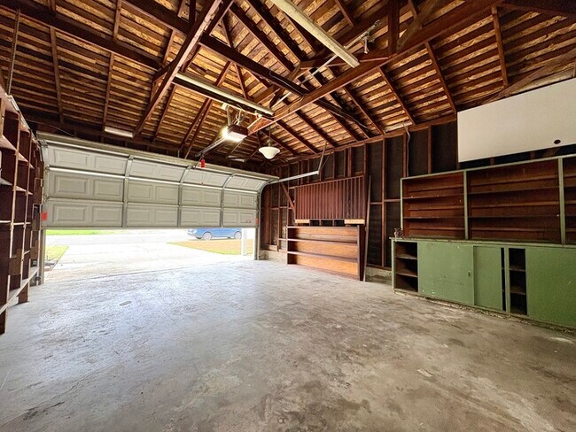 Building Photo - Beautiful 3 Bedroom For Rent in Sacramento!