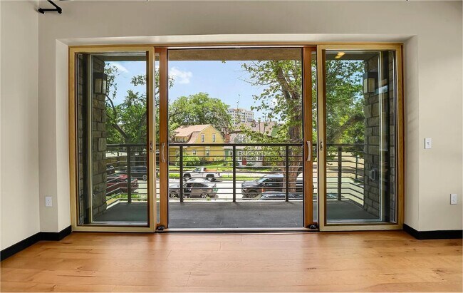 Building Photo - 20 Boulder Cres St