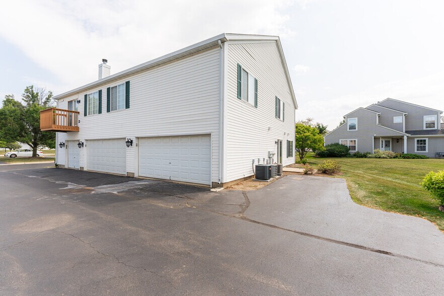 Building Photo - 684 Fieldcrest Dr
