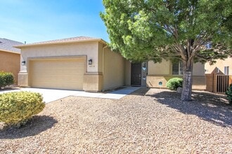 Building Photo - Three Bedroom Granville Home