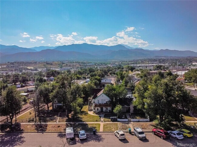 Building Photo - 910 Sahwatch St