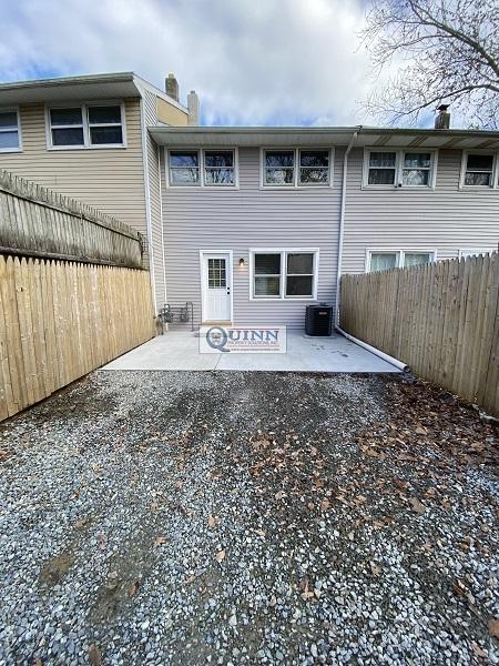 Building Photo - 124 E Village Rd