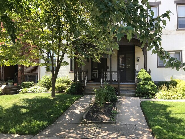 Front of building - 432 S Pacific Ave