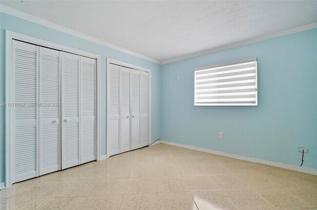 Building Photo - 9710 Sunset Strip