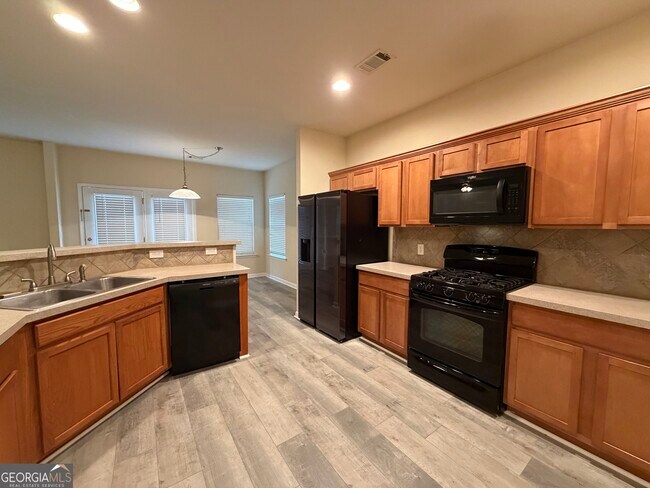 Building Photo - 220 Brookhaven Ct