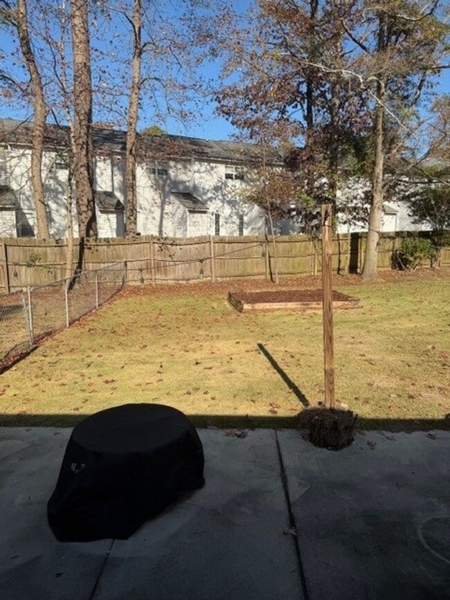 Building Photo - 3 Bedroom/2 Bathroom - Close to SJAFB, Shopping, Restaurants!