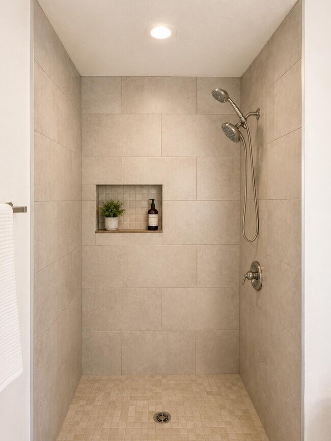 Building Photo - 5728-5728 Blueberry Ct