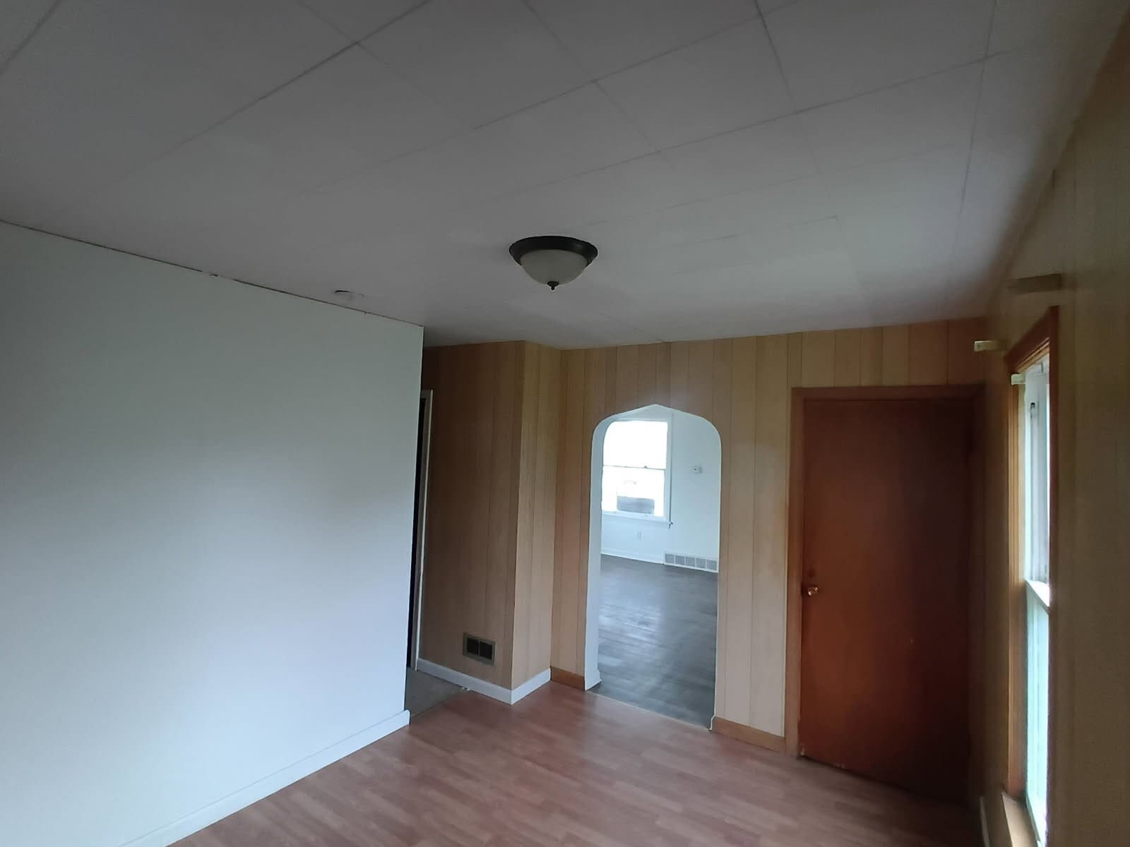 Dining - 1005 Hamilton Ave