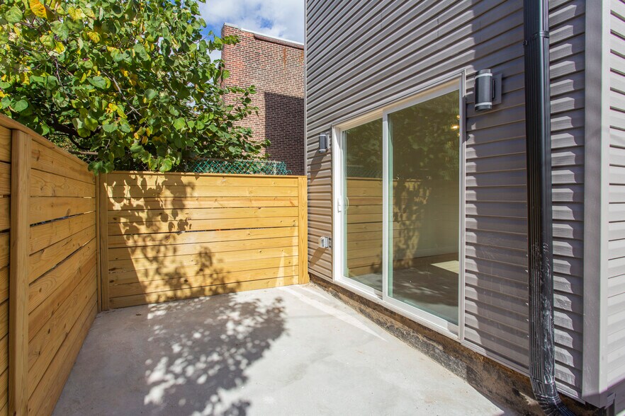 Building Photo - 1448 E Wilt St