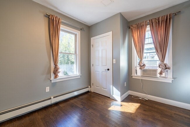 Building Photo - 465 Ashmont St