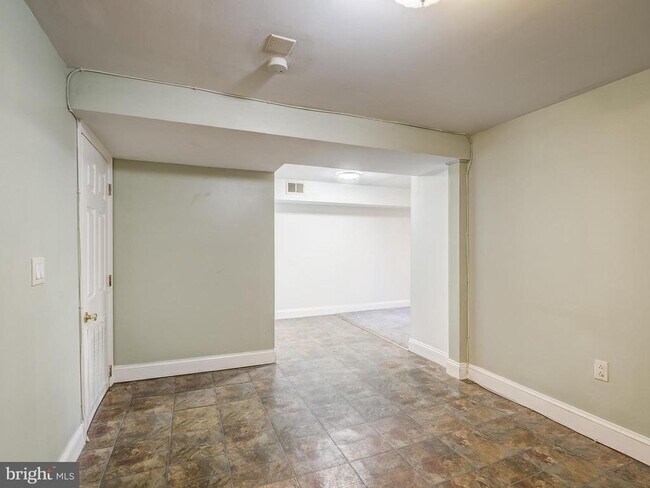 Building Photo - 4008 Illinois Ave NW