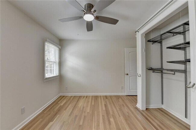 Building Photo - 3914 Granger Dr