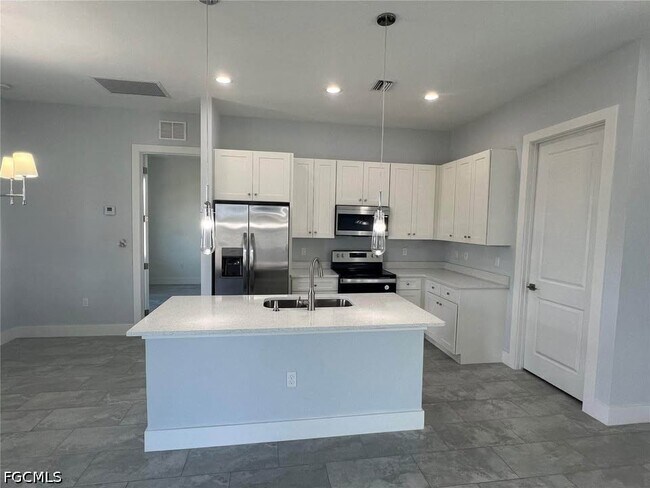 Building Photo - 1133 Leader St