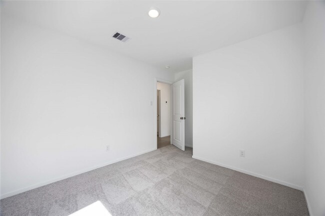 Building Photo - 385 Lucia Way