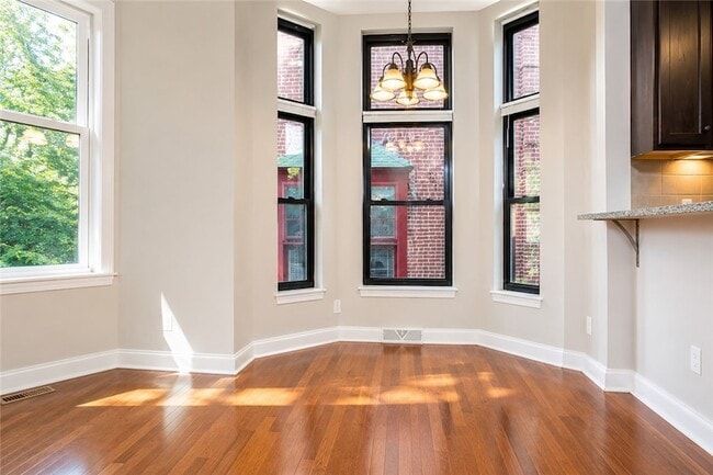 Building Photo - 735 N Highland Ave