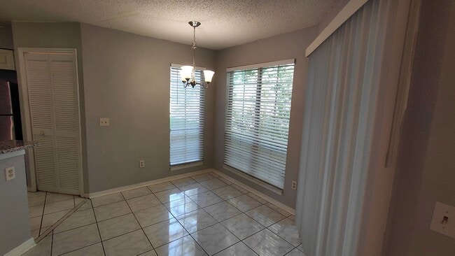 Building Photo - Spacious 2 Bedroom 2 Bath Condo in Townes of Southgate