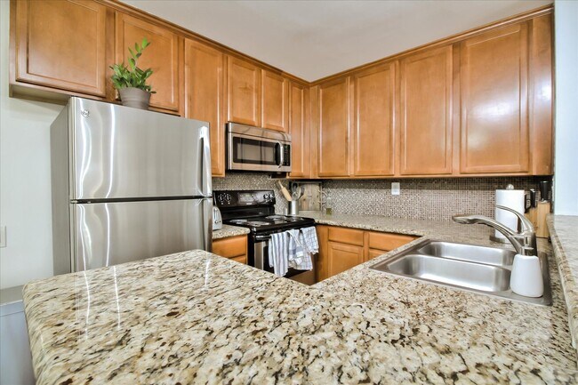 Building Photo - 3456 Castle Glen Dr