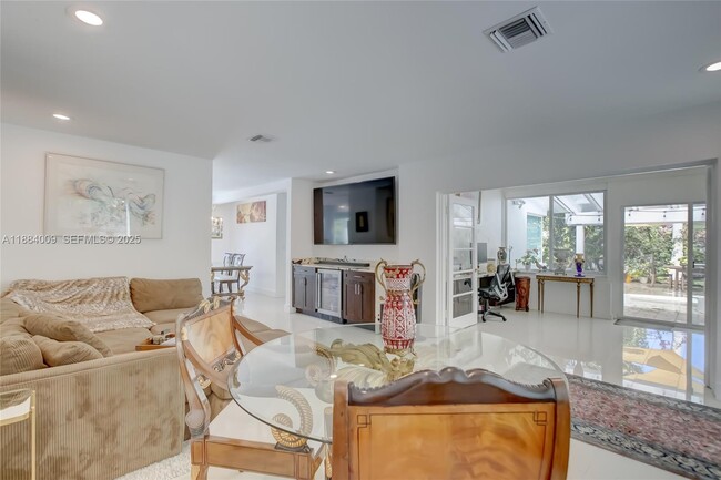 Building Photo - 2601 NE 11th Ct