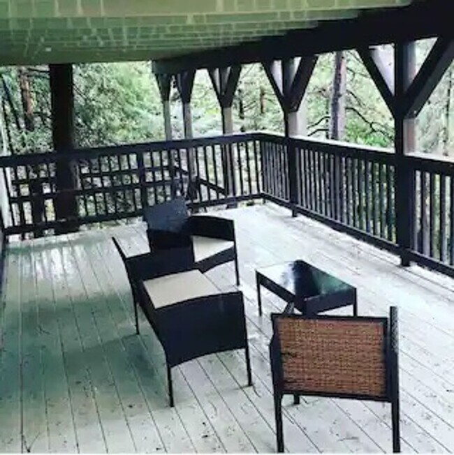 Building Photo - Great Contemporary Lake View Home above Burnt Mill Beach Club