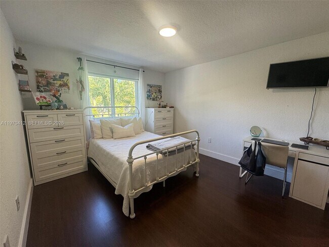 Building Photo - 10973 NW 53rd Ln