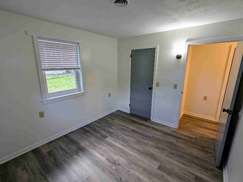 Building Photo - 35 Hazelwood Ave