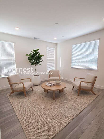 Building Photo - 7912 Titan Dr