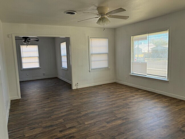 Building Photo - 3137 N Tom Green Ave