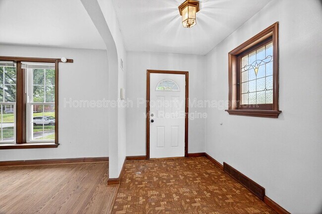 Building Photo - 44 Jendale Ct