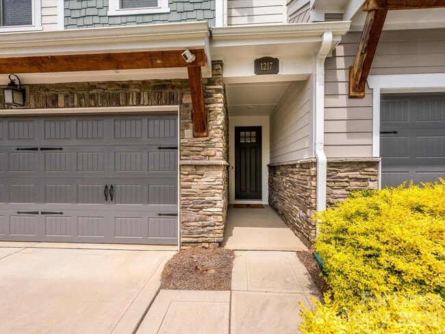 Building Photo - 1217 Drummond Ave