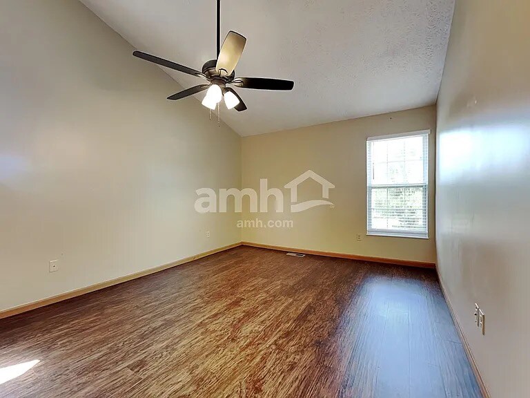 Building Photo - 2358 Rosina Dr