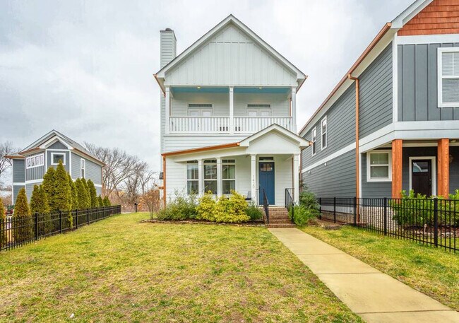 Building Photo - 1494 Madison St