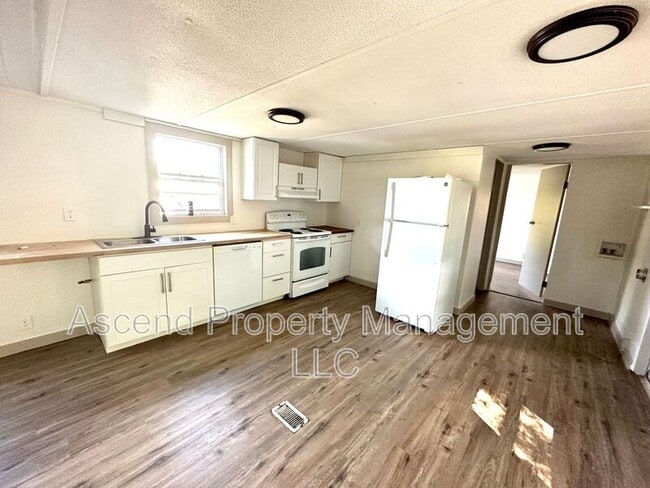 Building Photo - 65 El Fredda Ln