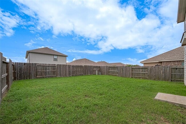 Building Photo - 18414 Hilltop Climb Dr