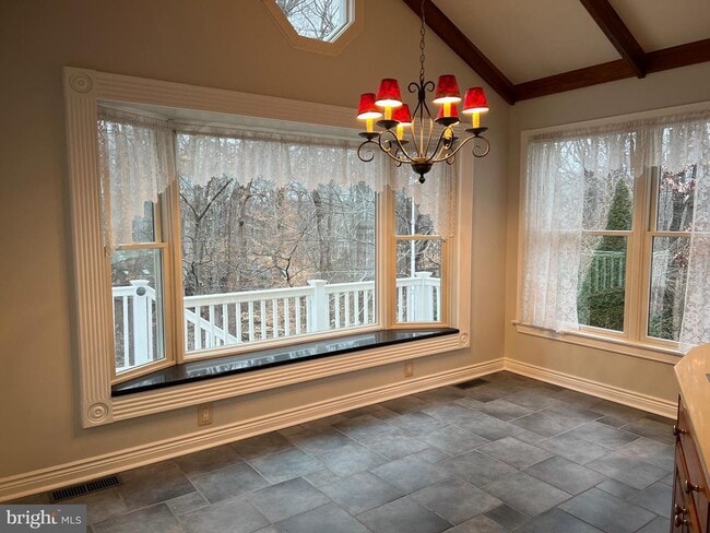 Building Photo - 6830 Pacific Ln