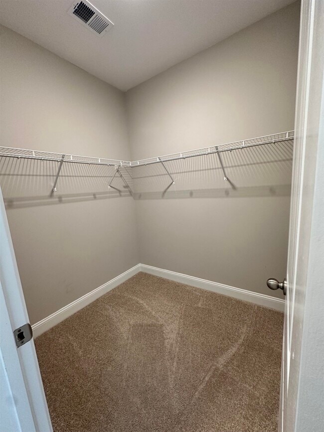 Building Photo - 686 Oyster Dr