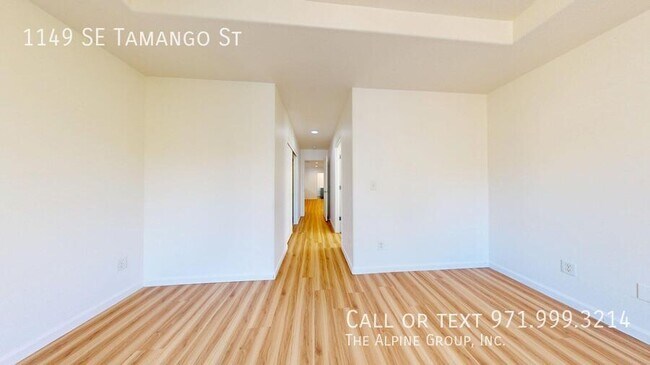 Building Photo - 1149 SE Tamango St