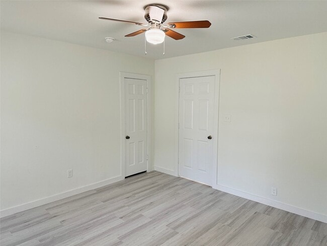 Building Photo - 1264 Cedar Haven Ave