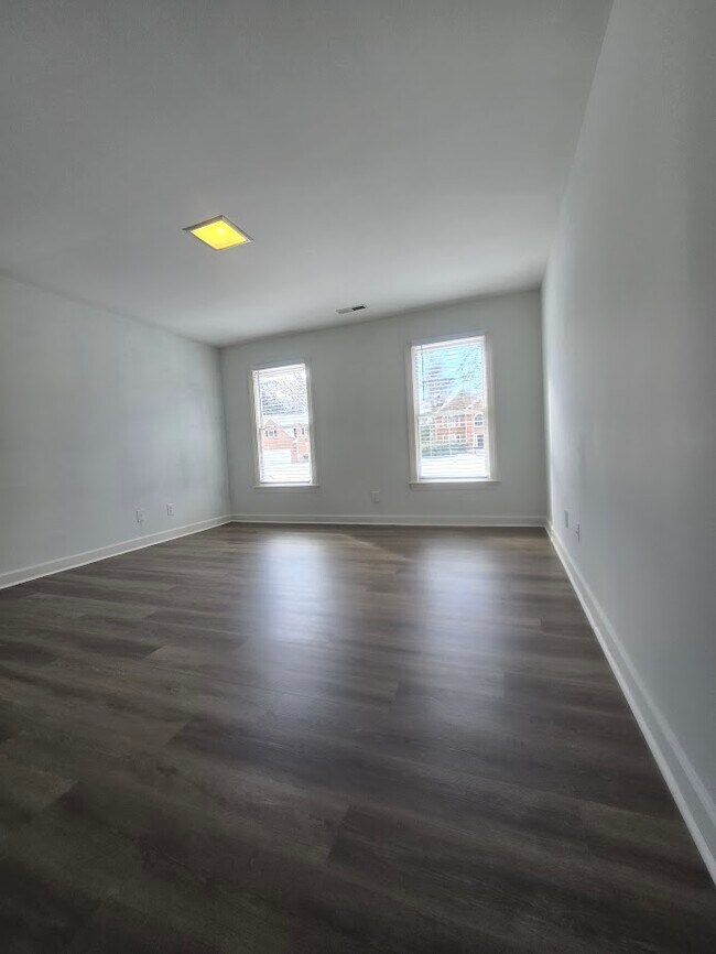 Building Photo - 3004 Honor Ct