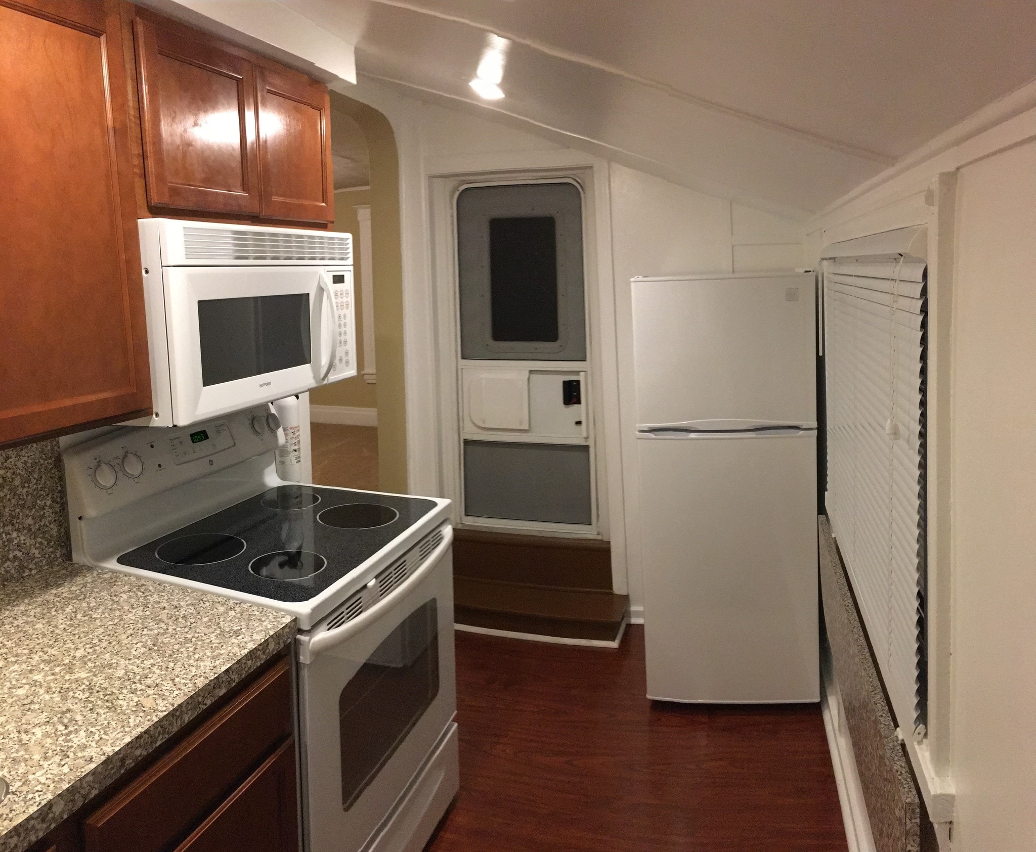 KITCHEN - 133 Curry Ave