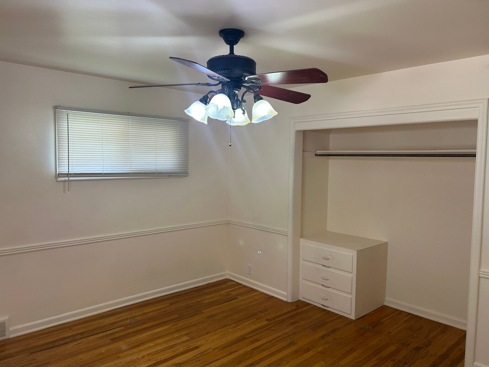 Building Photo - 1025 Tyler Ave