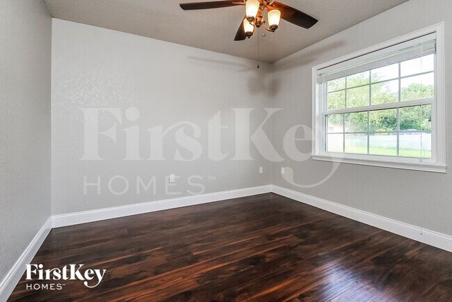 Building Photo - 4635 Dillwyn Dr