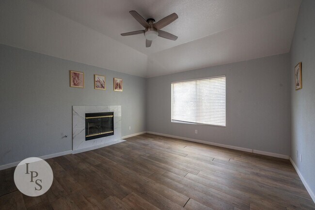 Building Photo - 9471 N Whitehouse Dr