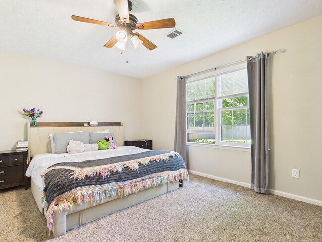 Building Photo - 1332 Autumnridge Dr