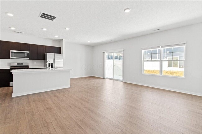 Building Photo - 1489 Jarry Ave