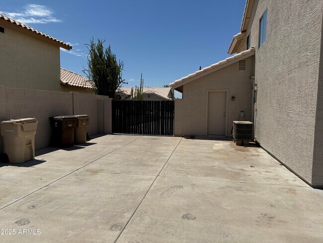 Building Photo - 8460 W Aster Dr