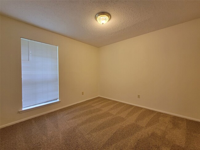 Building Photo - 1640 Stroud Ln