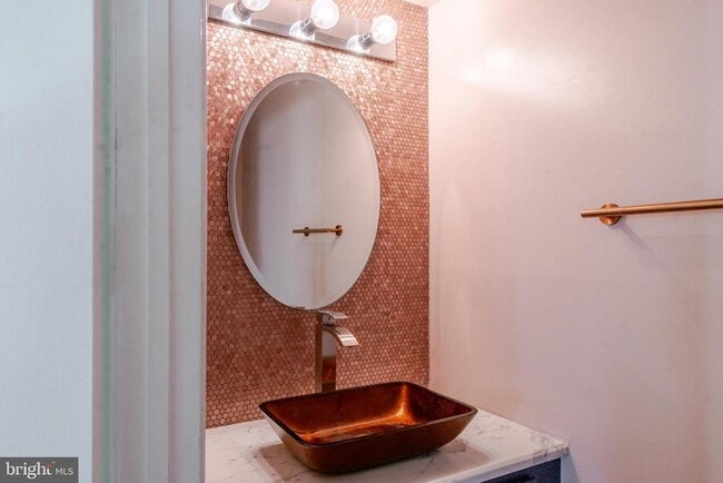 Building Photo - 21 Stokes Rd