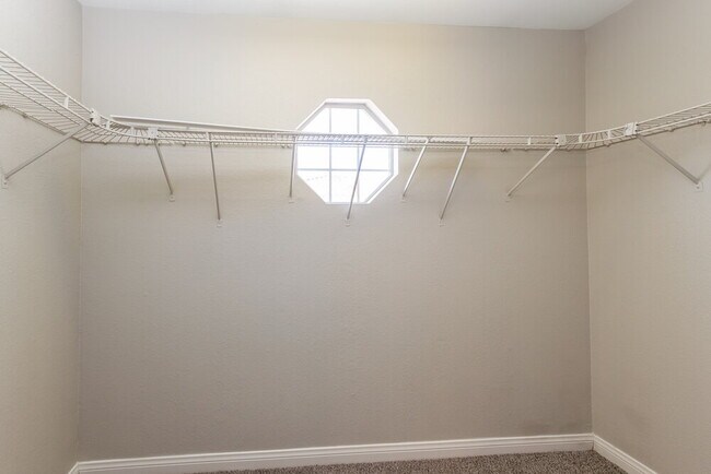 Building Photo - 3337 Epson St