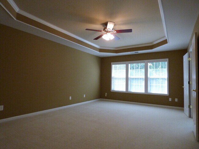 Building Photo - Beautiful Home in Cady Lake Subdivision