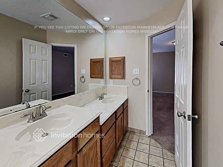 Building Photo - 10912 Mulberry Ct